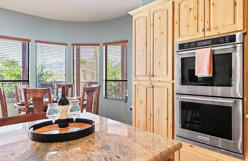 Tanque Verde Maison | 20% OFF! Captivating 4-bedroom house w/sparkling pool, spa and views!