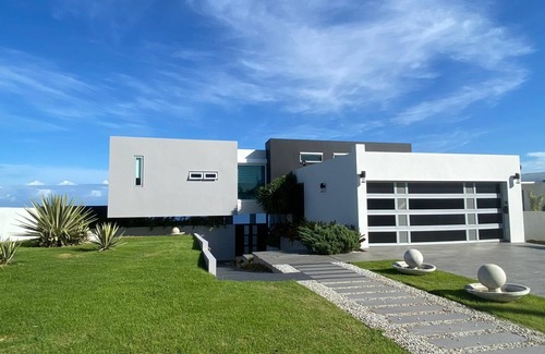 Jobos Maison | Captivating and enchanting 3-bedroom house on a cliff in beautiful Isabela