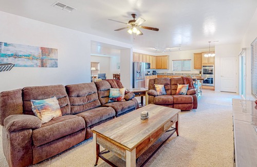 Black Horse Maison | Captivating desert home with private pool, game room, grill, backyard & W/D
