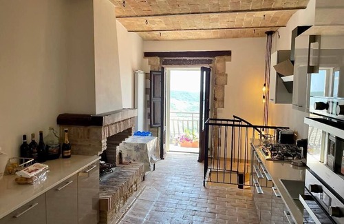 Palmoli Maison | Captivating House in Palmoli Sleeps 2 plus 2