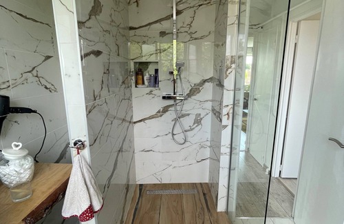 Coutures Appartement | Caracas, Appartement Chakeureux Avec Balcon