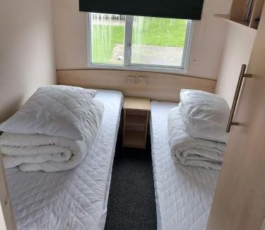 Winestead Autre | Caravan getaway sand le mere tunstall