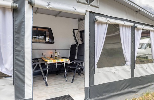 Alt Zeschdorf Location De VR | Caravane 'Max 2 Erw Und 2 Kd' avec jardin partagé et Wi-Fi