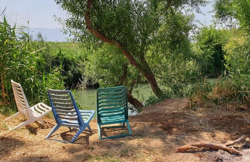 HaGalil HaElyon Autre | Caravan on the Water