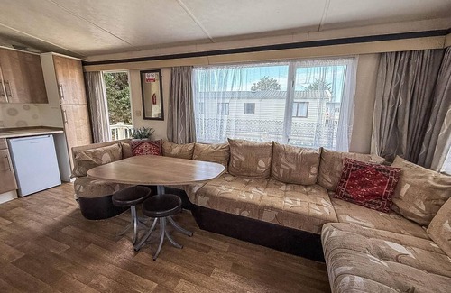 Beckingham Maison | Caravan with decking & free WiFi at Steeple Bay ref 36051D