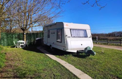 Apremont Autre | Caravane avec spa privatif en campagne