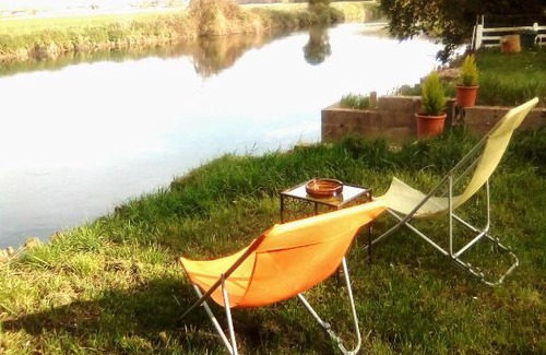 Neuilly Autre | Caravane Eriba au Bord de l'Eure