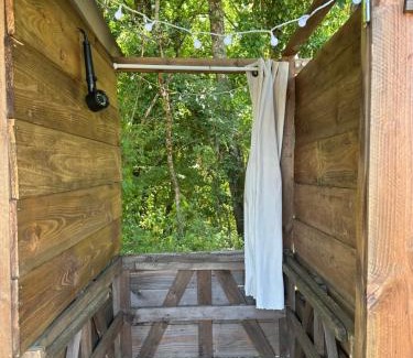 Saint-Meard-de-Gurcon Autre | Caravane vintage à la ferme