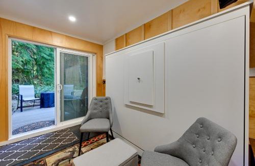 Pierce County Appartement | Carbonado Studio with Deck and Blackstone Griddle!