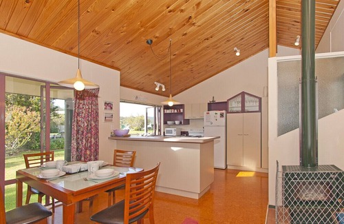 Coromandel Peninsula Cottage | Insouciance chez Cooks - Cooks Beach Bach