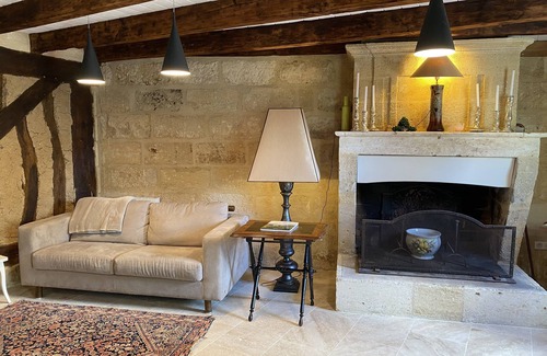 Coutras Lit Et Petit-Déjeuner | Maison rénovée avec soin au calme d'un hameau