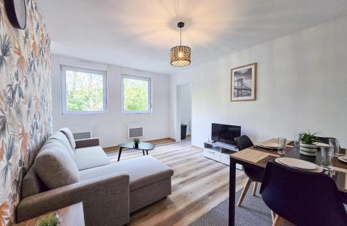 Carling Appartement | Carl'Apartment4 Professionnel Famille WIFI parking