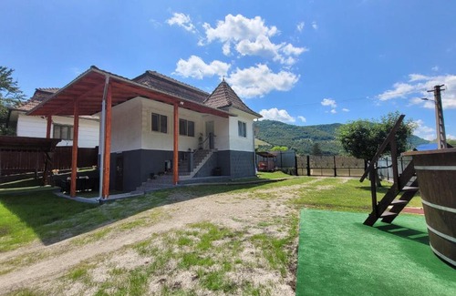 Ocolis Maison | Carla House