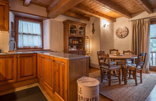 Pujo Appartement | Carlac by Totiaran