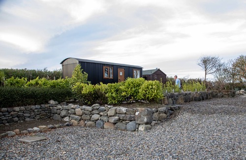 Dundalk Cabine | Carlingford Glamping Hut - 2 min walk from beach, 5 min drive to village