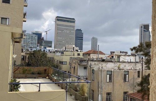 Tel Aviv City Center Appartement | Carmel Market Designed Sunny Apartment