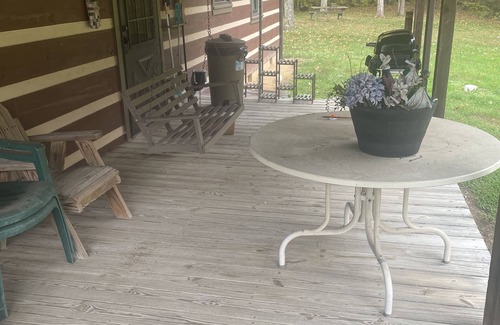 Vevay Cabine | Carol’s Cabin in the Woods in Historic Hoosier Hills