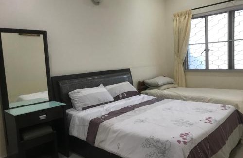 Tanjong Bidara Maison | Carols Guesthouse near Jonker and Satay Celup