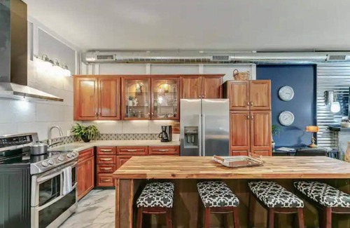Englewood Appartement | Carousel 2 - a proven location with a proven Host