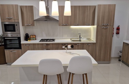 Qrendi Appartement | Carousel - Modern Spacious Apartment