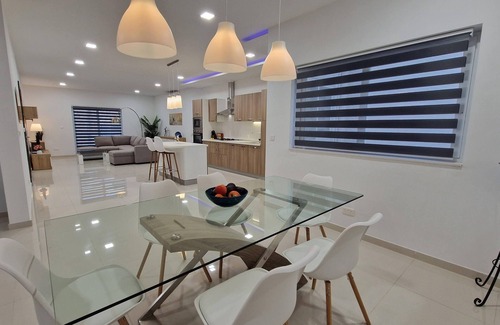 Qrendi Appartement | Carousel - Modern Spacious Apartment