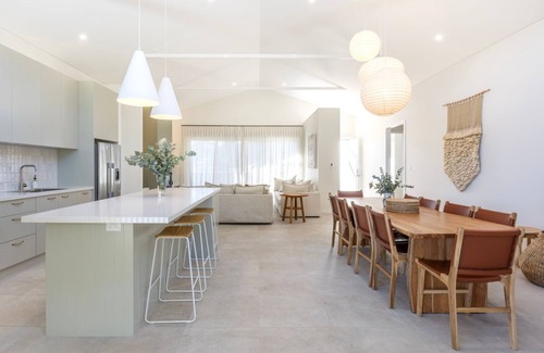 Culburra Beach Maison | Carramar - Fireplace - Absolute Waterfront