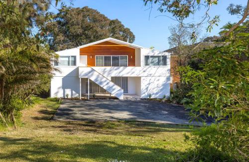 Culburra Beach Maison | Carramar - Fireplace - Absolute Waterfront