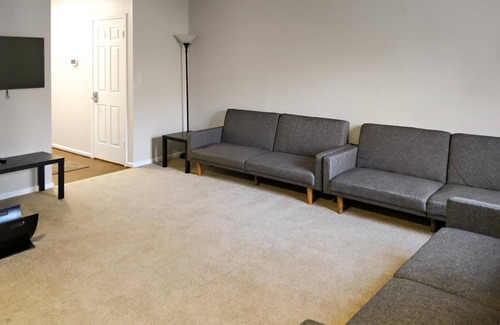 White Oak Maison | Carriage Guest House
