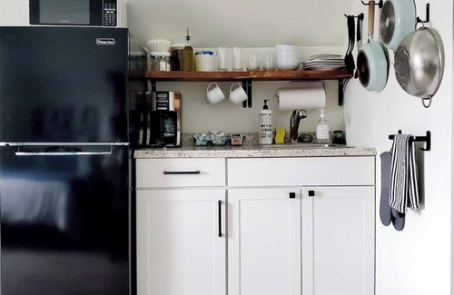 Italian Village Appartement | Carriage House | High St .2 mi | K9s Welcome