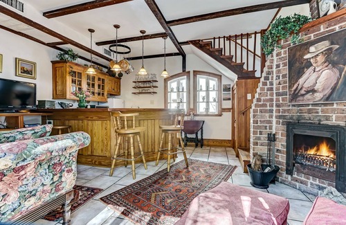 Beach Institute Cottage | Carriage House in North Historic District. Pet Friendly! Fireplaces.