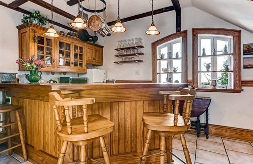 Beach Institute Cottage | Carriage House in North Historic District. Pet Friendly! Fireplaces.