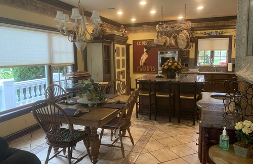 Dallas Maison | Carriage House on Country Estate - minutes from 6 wedding venues