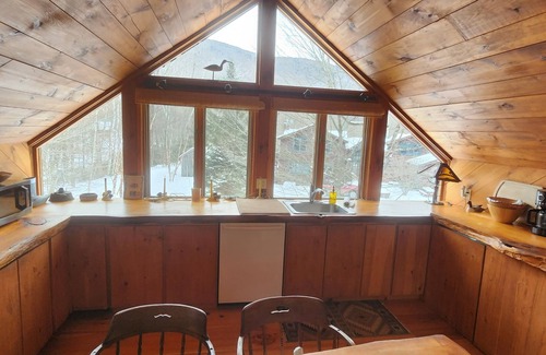 Dorset Appartement | Carriage House Studio Apt- secluded, mountain views, babbling brook, countryside