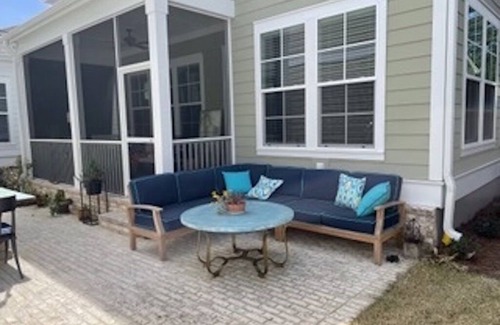 Mount Pleasant Maison | Carriage House with View