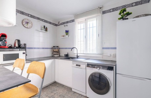 San Bernardo Appartement | Carriazo. 3 bedrooms, 2 bathrooms, free parking
