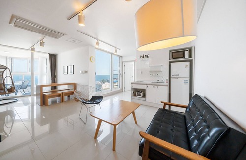 Gyeongju Maison | Carrot Ryokan Poolvilla