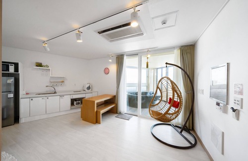 Gyeongju Maison | Carrot Ryokan Poolvilla