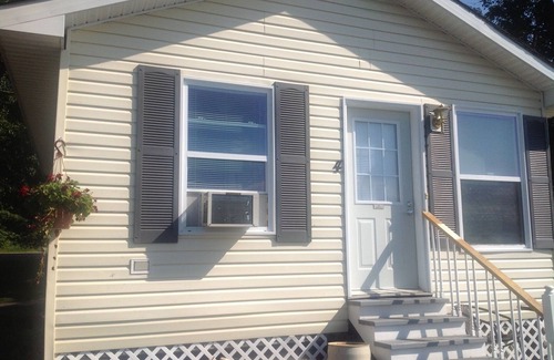 North Hero Cottage | Carry Bay Cozy Cottage-Lac Champlain