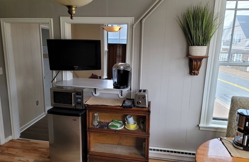 Queens Appartement | Cozy suite for 2, kitchenette, ground floor private entrance, centre Liverpool.