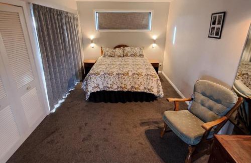Blenheim Maison | Carter's Cottage - Blenheim Holiday Home