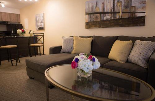 Golden Triangle Hôtel | Cartier Place Suite Hotel