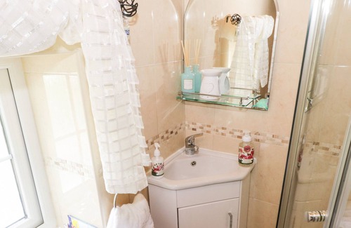 Ballintober Cottage | CARTRON COTTAGE, family friendly in Ballintubber, County Mayo