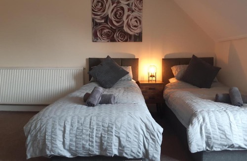Glenrothes Appartement | Carvetii - Laurel House - 2 bed House sleeps up to 8