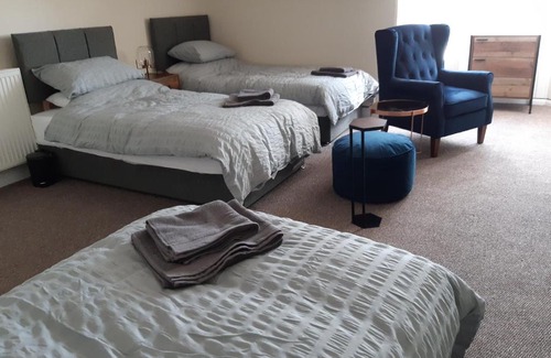 Glenrothes Appartement | Carvetii - Laurel House - 2 bed House sleeps up to 8