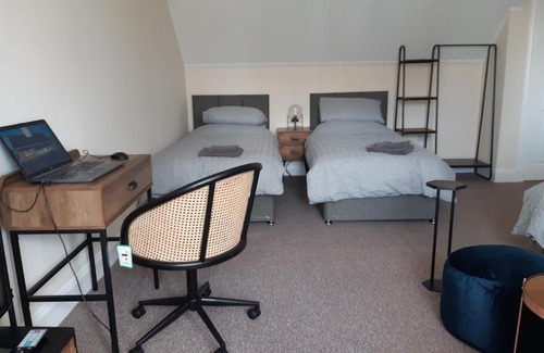Glenrothes Appartement | Carvetii - Laurel House - 2 bed House sleeps up to 8