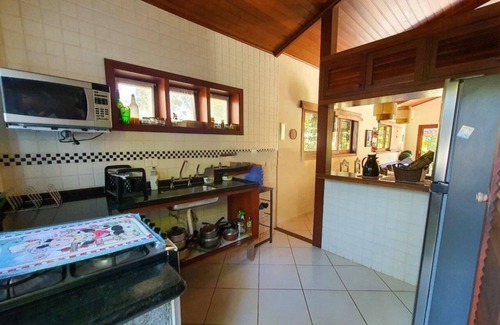 Itamambuca Maison | Casa Para Famílias com Quadra de Futebol, Piscina e há Poucos Metros da Praia