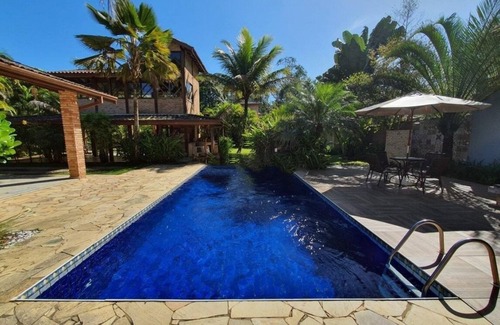 Itamambuca Maison | Casa Para Famílias com Quadra de Futebol, Piscina e há Poucos Metros da Praia