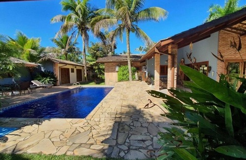 Itamambuca Maison | Casa Para Famílias com Quadra de Futebol, Piscina e há Poucos Metros da Praia