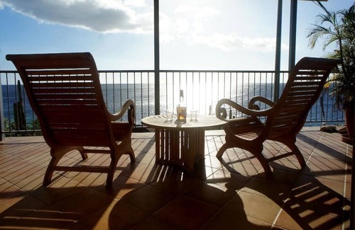 Bisento Villa | Cas Chi Chi: Poolside Sunset View-Easy Access To Turquoise Waters!