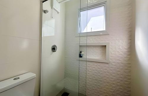 Capao da Canoa Maison | Casa 4 Suítes com piscina Fundos Lago-Ilhas Resort